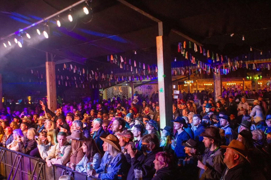 Cartel: Buckle & Boots 2027: el gran festival country británico vuelve a Stockport, del 27 al 30 de mayo