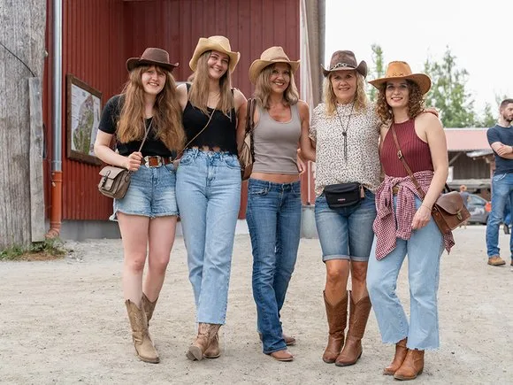 Cartel: Country Music Festival de Pullman City 2027: cuatro días de country internacional, del 15 al 18 de julio